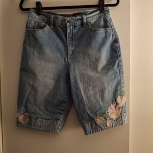 Gloria Vanderbilt Women's Blue Denim Shorts With Floral Embroidery